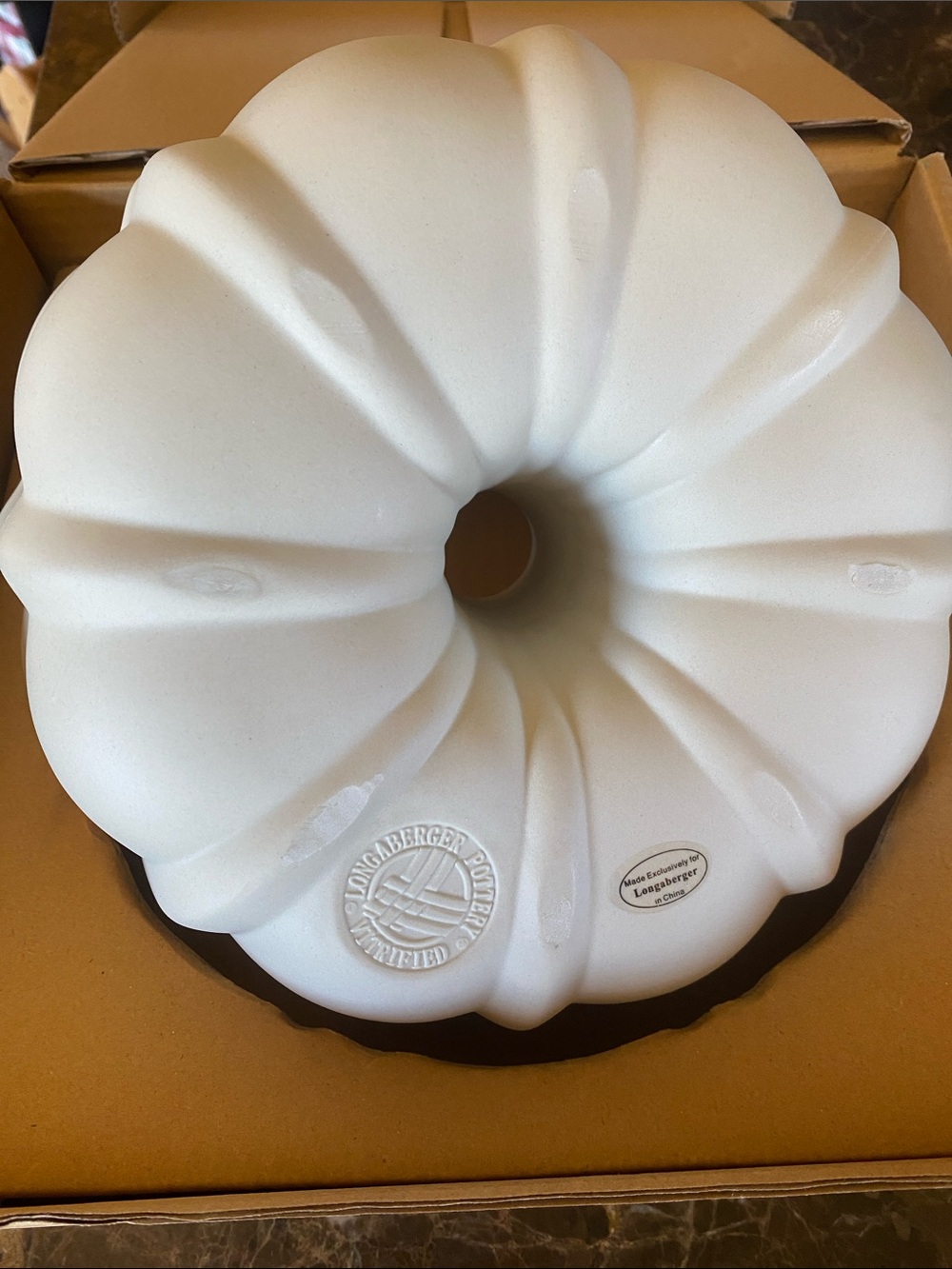 Longaberger Ivory / White Ceramic Bundt Cake Pan - Picture 3 of 5